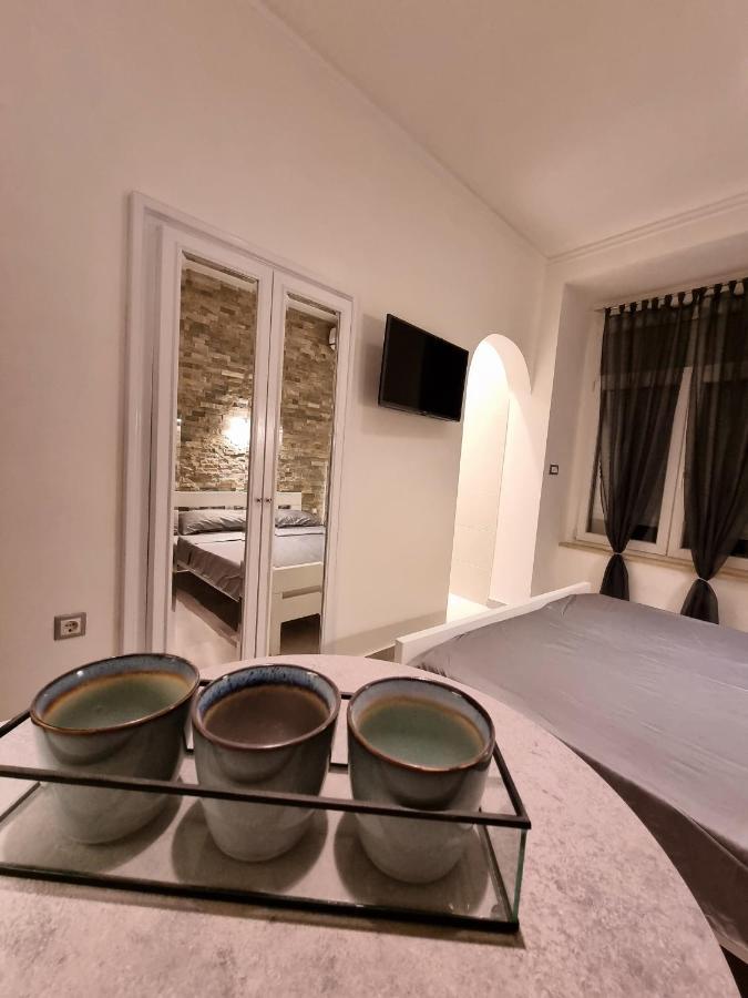 Apartment Amfiteatar Pola Esterno foto